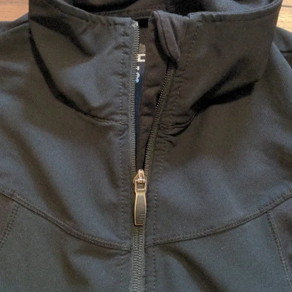 Columbia Titanium Black Zip Up Vest Omni Dry - Picture 8 of 8